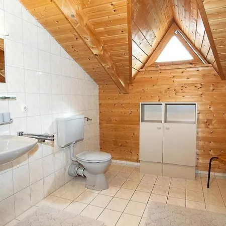 Nyaraló Holiday Homes Im Waldferiendorf, Regen *